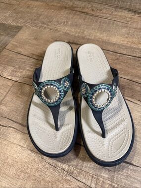 CROCS Navy and White Jeweled Thong Sandals size 10